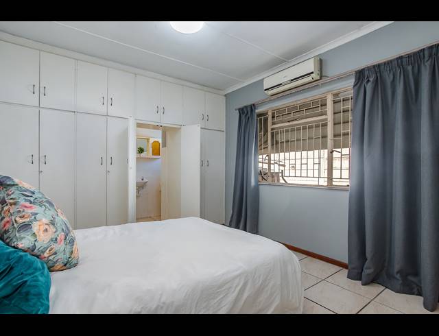 4 BEDROOM FREEHOLD FOR SALE IN PAARL NORTH